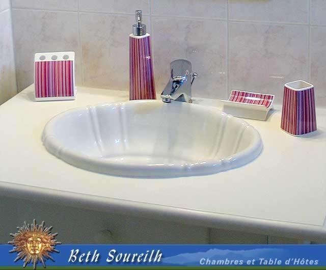 Beth Soureilh Adults Only Bed & Breakfast Coarraze Room photo